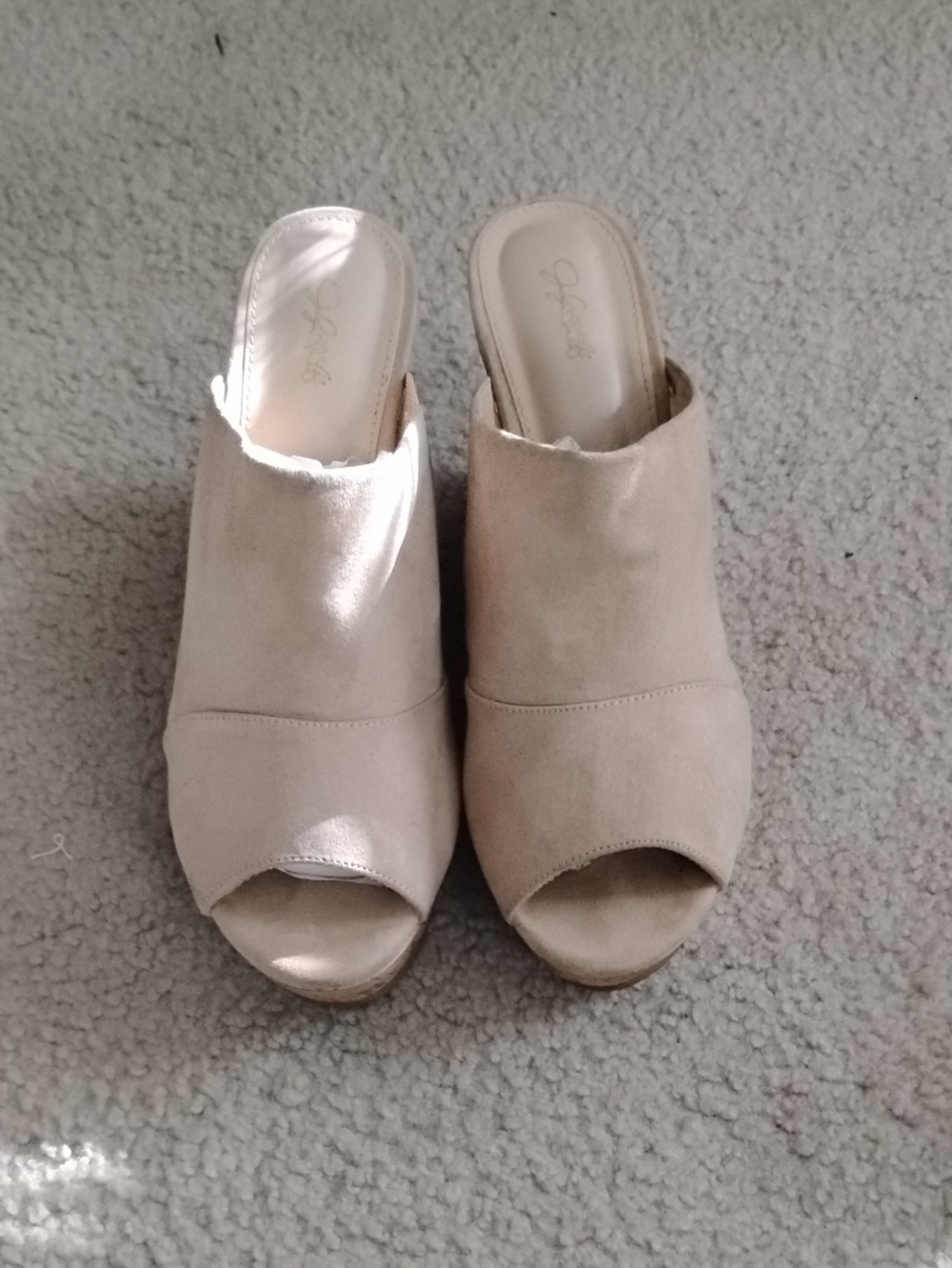 Jessica Simpson Beige Open-Toe Wedge Slide